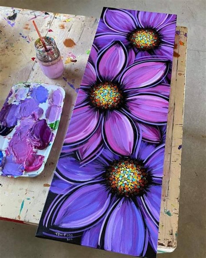 What to paint on a canvas